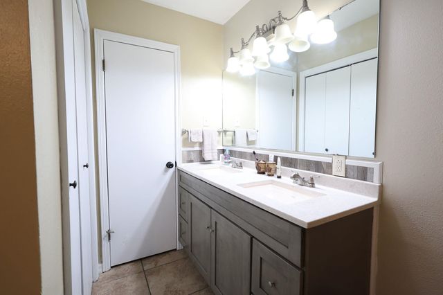 107 Fairmont Dr, Houma, LA 70360