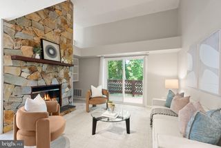 10158 OAKTON TERRACE RD, Oakton, VA 22124