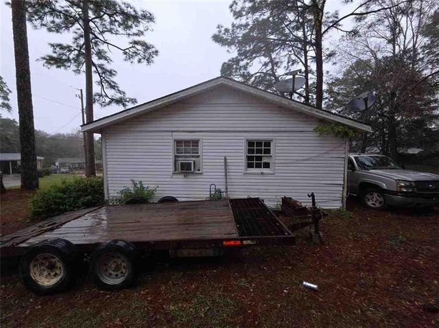 616 Masterson Avenue, Chickasaw, AL 36611