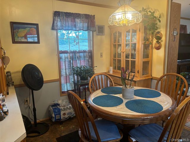 1661 Old Country Road 189, Riverhead, NY 11901
