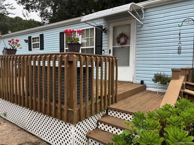 1661 Old Country Road 189, Riverhead, NY 11901
