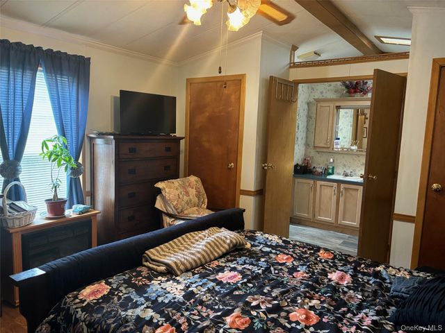 1661 Old Country Road 189, Riverhead, NY 11901