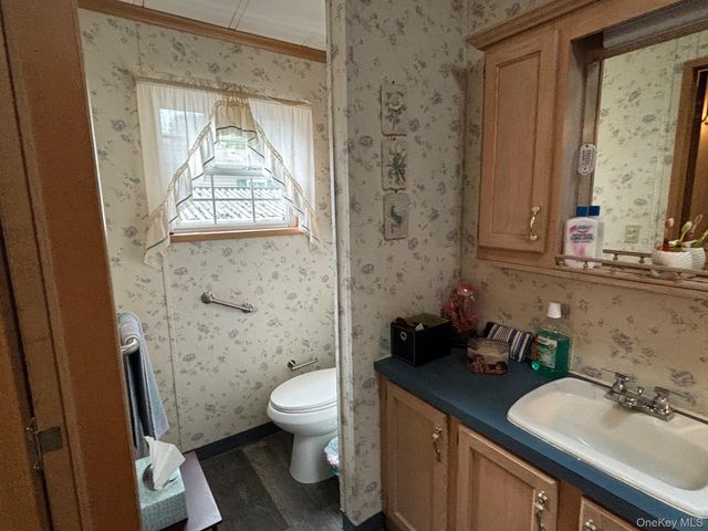 1661 Old Country Road 189, Riverhead, NY 11901