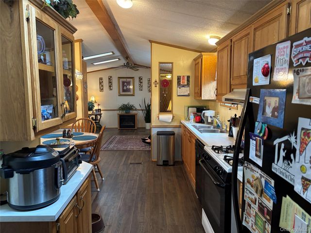 1661 Old Country Road 189, Riverhead, NY 11901
