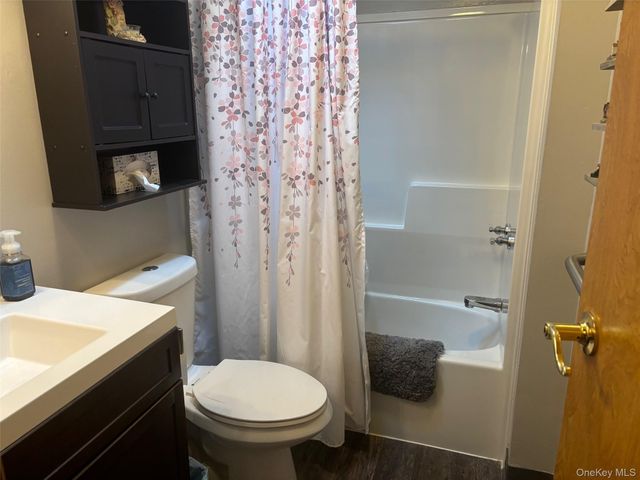 1661 Old Country Road 189, Riverhead, NY 11901