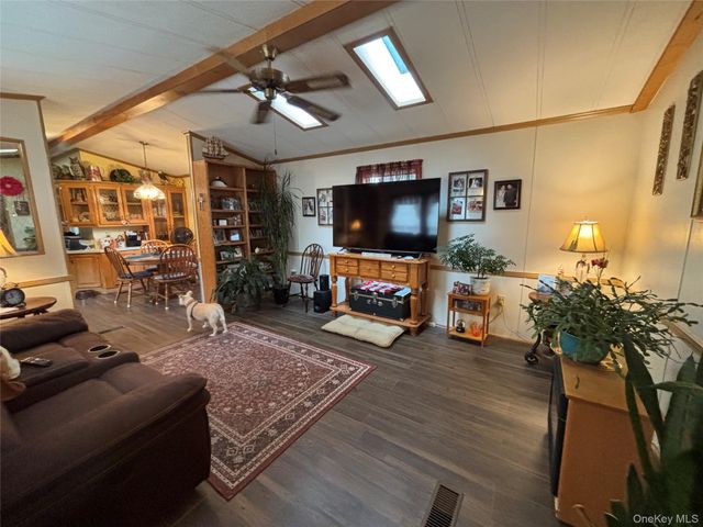 1661 Old Country Road 189, Riverhead, NY 11901