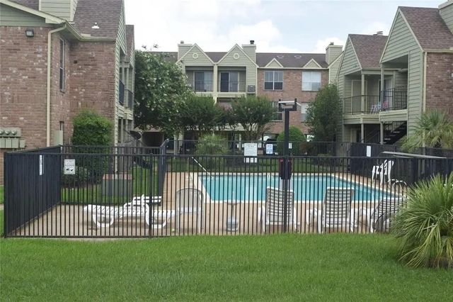 18800 Egret Bay Boulevard 214, Webster, TX 77058