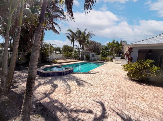 2902 Serenity Circle S, Fort Pierce, FL 34981