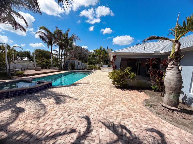 2902 Serenity Circle S, Fort Pierce, FL 34981