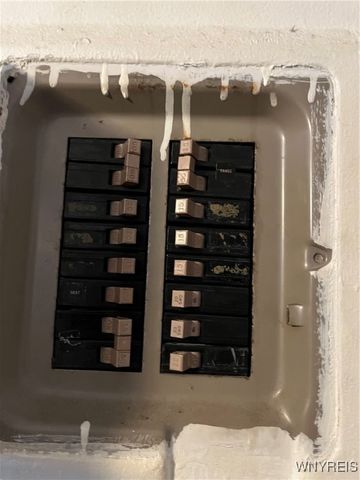 3010 Mckoon Avenue, Niagara Falls, NY 14305