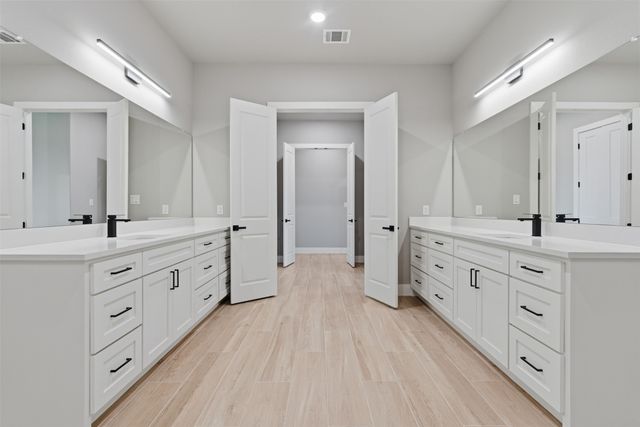 5825 Grey Wolf Court, Fort Worth, TX 76140