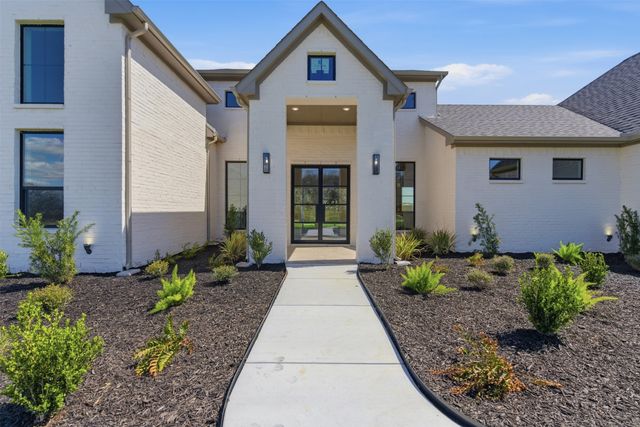 5825 Grey Wolf Court, Fort Worth, TX 76140