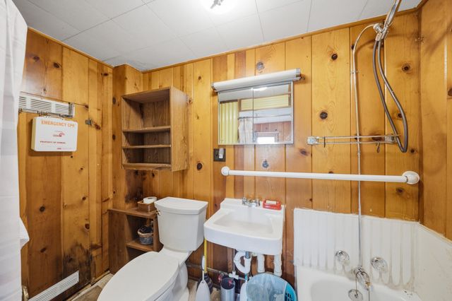 1196 Lakeview Drive, Brooklyn, MI 49230