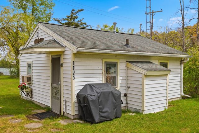 1196 Lakeview Drive, Brooklyn, MI 49230