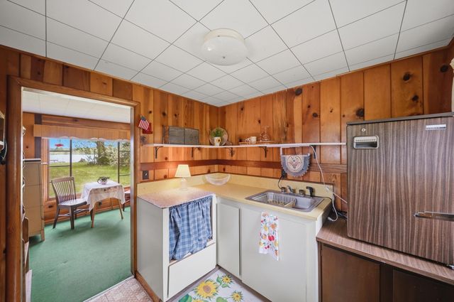 1196 Lakeview Drive, Brooklyn, MI 49230