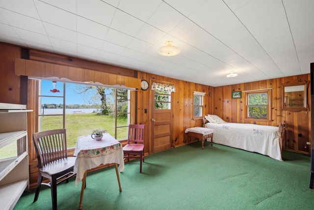 1196 Lakeview Drive, Brooklyn, MI 49230