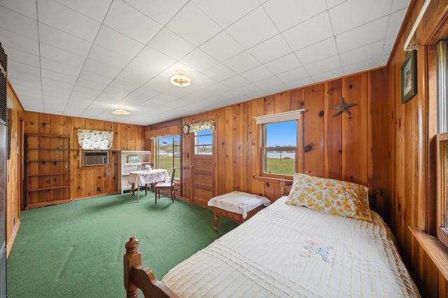 1196 Lakeview Drive, Brooklyn, MI 49230