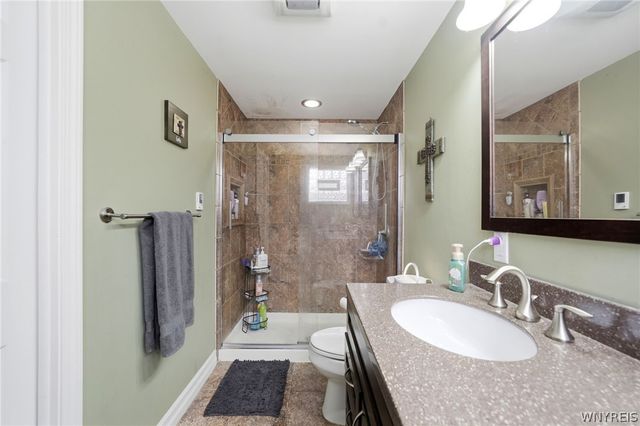 39 S Irwinwood Road, Lancaster, NY 14086