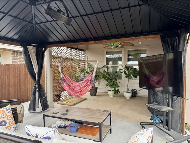 721 Whitecomb Lane, Justin, TX 76247