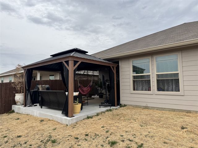 721 Whitecomb Lane, Justin, TX 76247