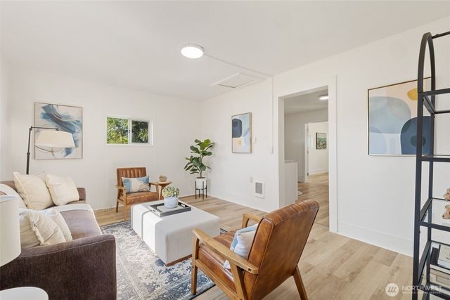 4715 S Orcas Street, Seattle, WA 98118