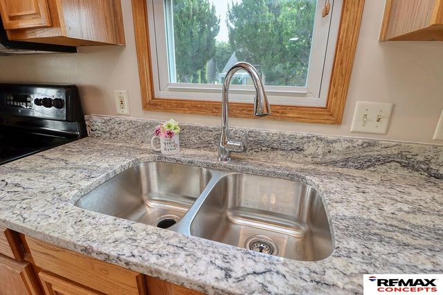 720 W Chadderton Drive, Lincoln, NE 68521