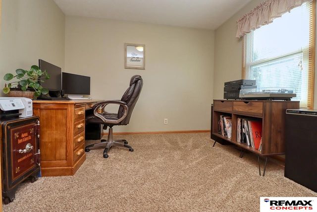720 W Chadderton Drive, Lincoln, NE 68521