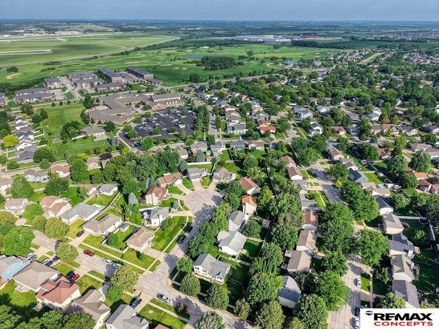 720 W Chadderton Drive, Lincoln, NE 68521