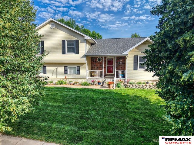 720 W Chadderton Drive, Lincoln, NE 68521