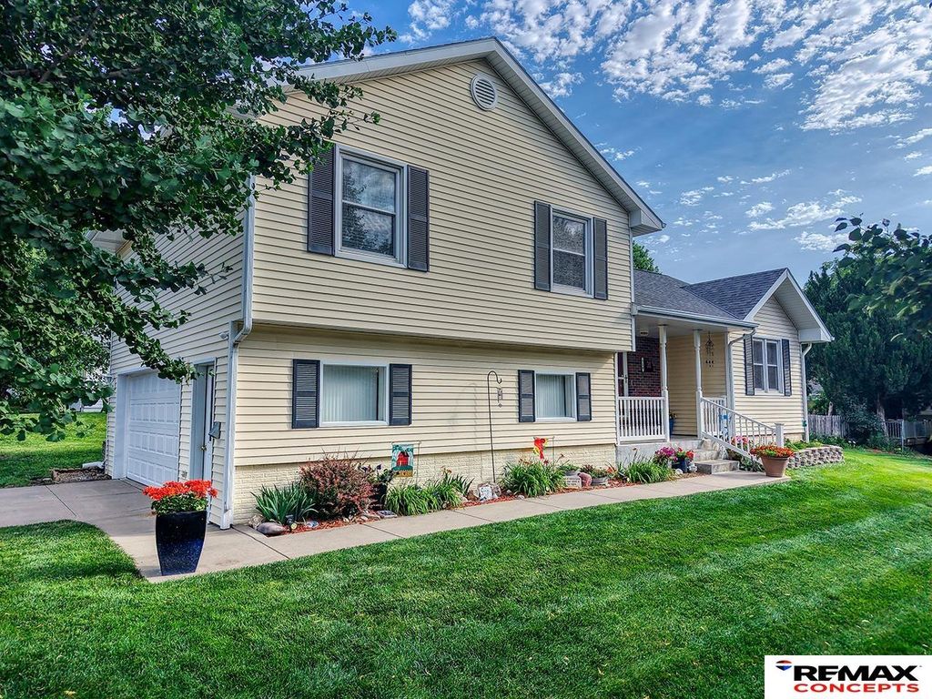 720 W Chadderton Drive, Lincoln, NE 68521