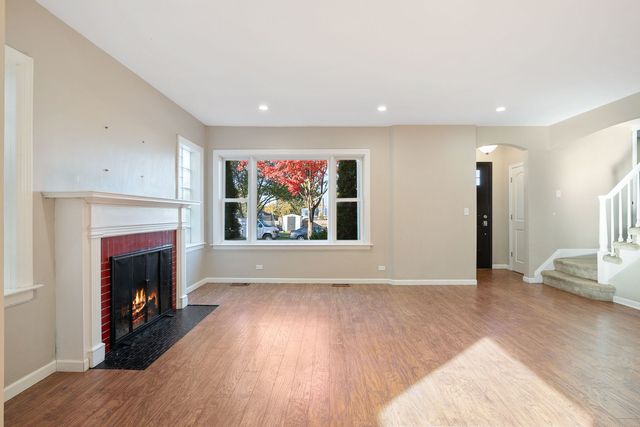 9535 S Fairfield Avenue, Evergreen Park, IL 60805