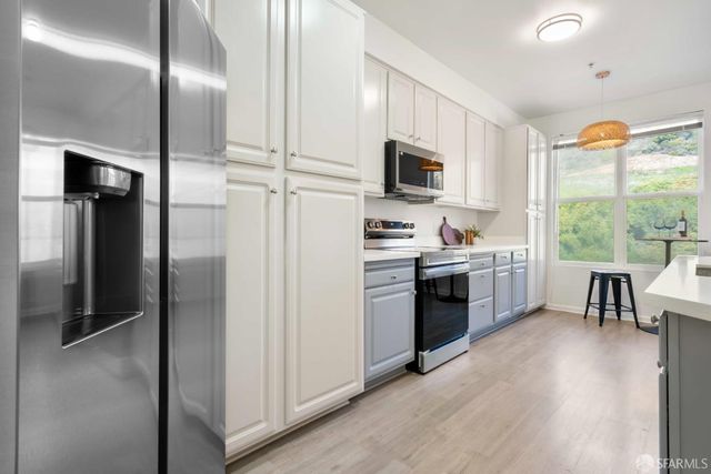 1 Crescent Way 1215, San Francisco, CA 94134