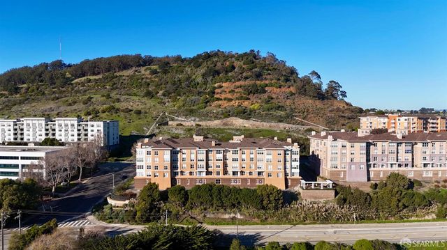 1 Crescent Way 1215, San Francisco, CA 94134