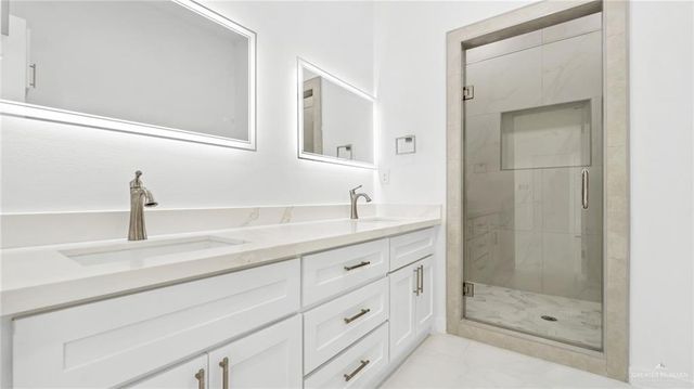 2901 Rosalinda Street, Edinburg, TX 78542
