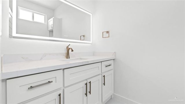 2901 Rosalinda Street, Edinburg, TX 78542