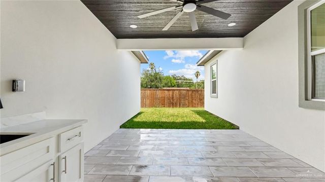 2901 Rosalinda Street, Edinburg, TX 78542