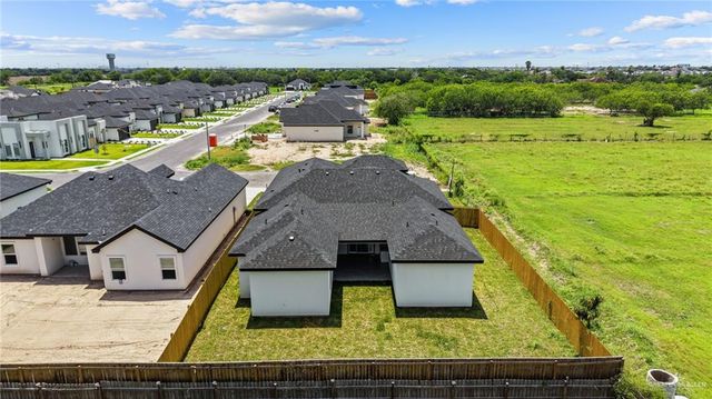 2901 Rosalinda Street, Edinburg, TX 78542