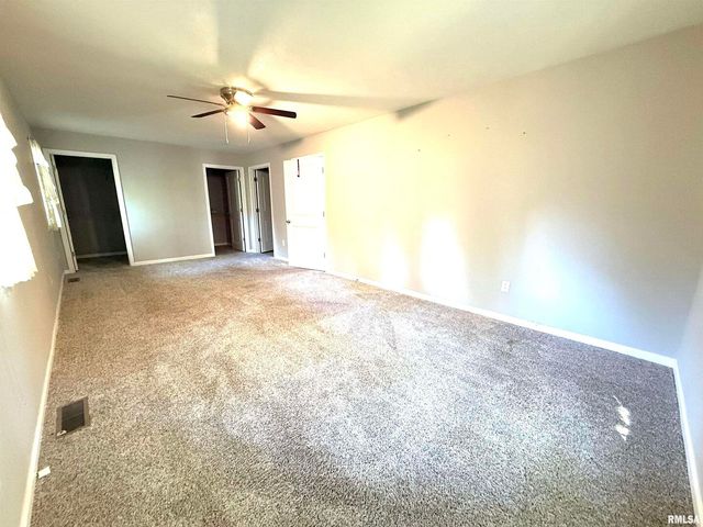 3005 W WOODLAWN Place, Marion, IL 62959