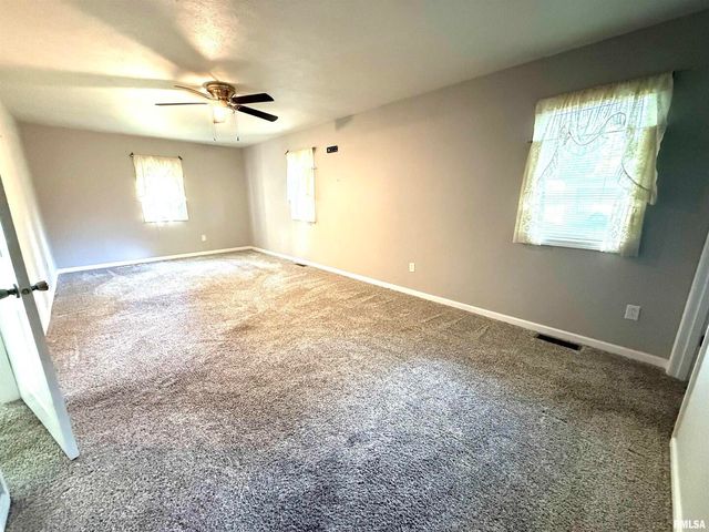 3005 W WOODLAWN Place, Marion, IL 62959