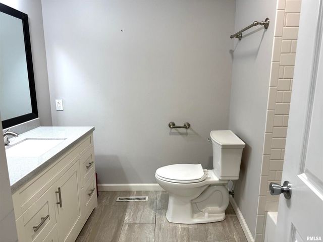 3005 W WOODLAWN Place, Marion, IL 62959