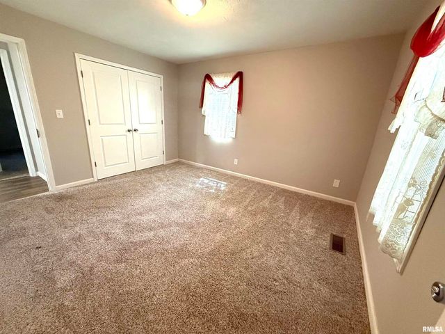 3005 W WOODLAWN Place, Marion, IL 62959