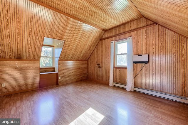 520 PITNEY RD, Columbia, PA 17512