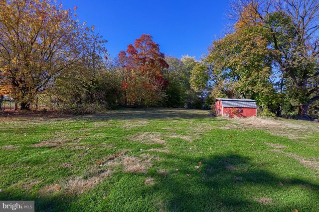 520 PITNEY RD, Columbia, PA 17512