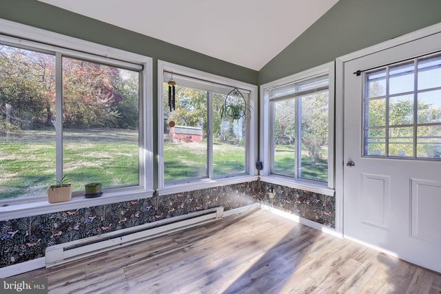 520 PITNEY RD, Columbia, PA 17512