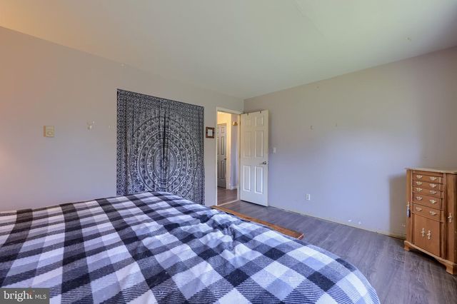 520 PITNEY RD, Columbia, PA 17512