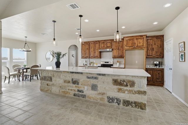 14674 Silesia Dr, St Hedwig, TX 78152