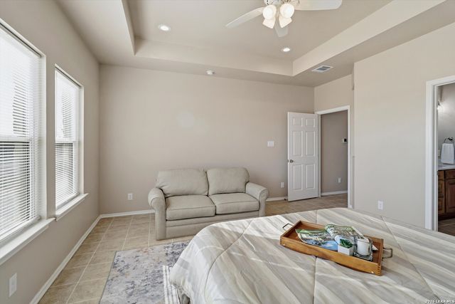 14674 Silesia Dr, St Hedwig, TX 78152