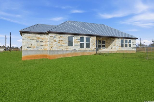 14674 Silesia Dr, St Hedwig, TX 78152