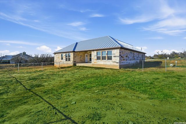 14674 Silesia Dr, St Hedwig, TX 78152