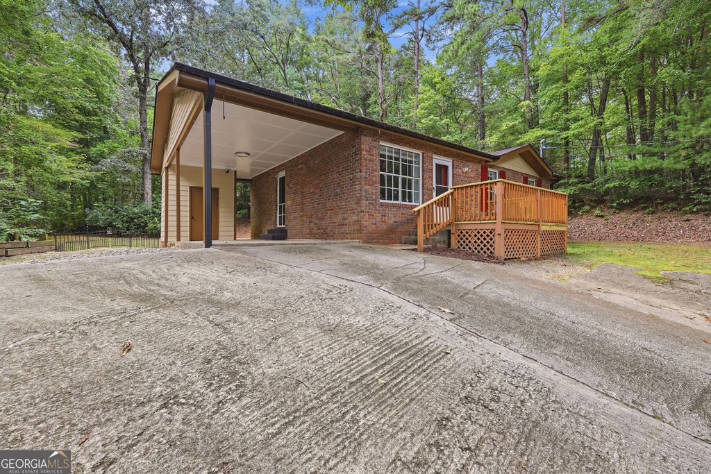 330 Clayton Avenue, Clayton, GA 30525 — photo 3